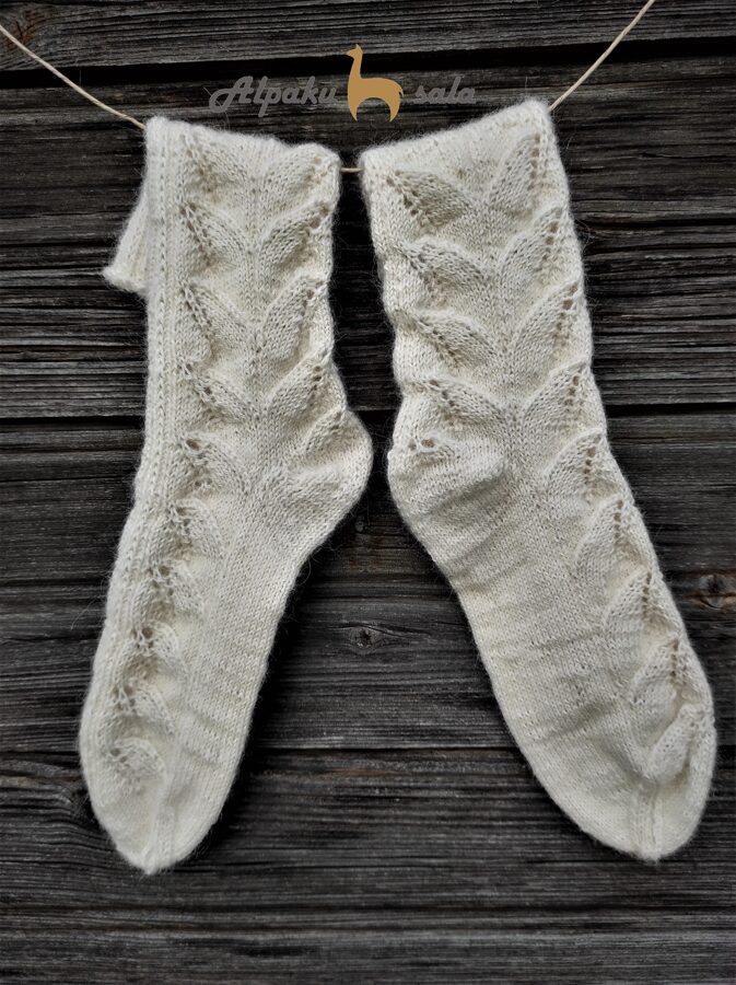 вязаные женские носки Листочки, 100% альпака